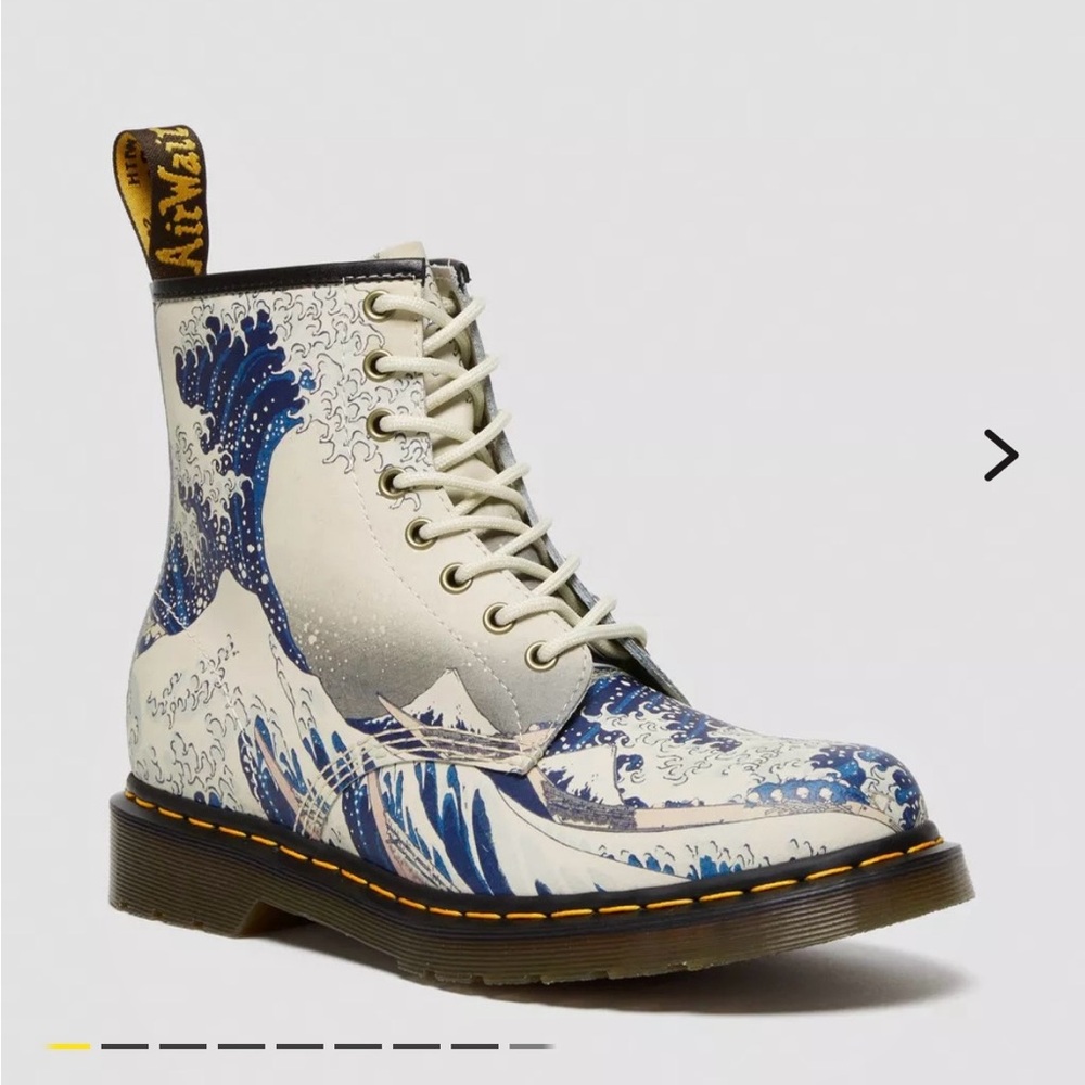 NEW DOC MARTENS 1460 THE MET LEATHER LACE UP BOOTS